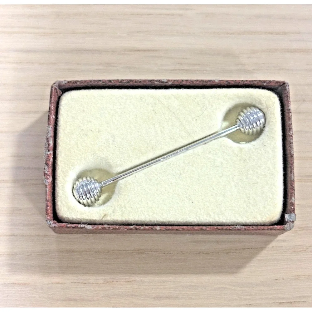 Vintage Barbell Collar Pin Dumbbell Tie Pin Silver Tone Novelty Jewelry - Picture 3 of 3